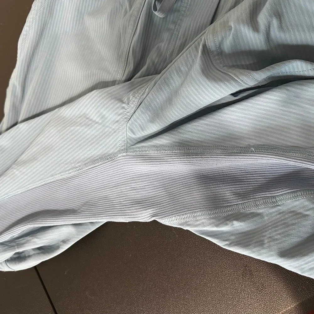 Lululemon Beyond the Studio Crop Pants Blue Pinstripe‎ Joggers Size 6